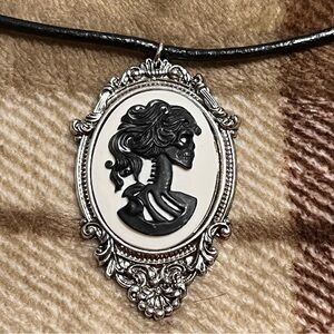 Elegant Black and Silver Cameo Pendant Necklace